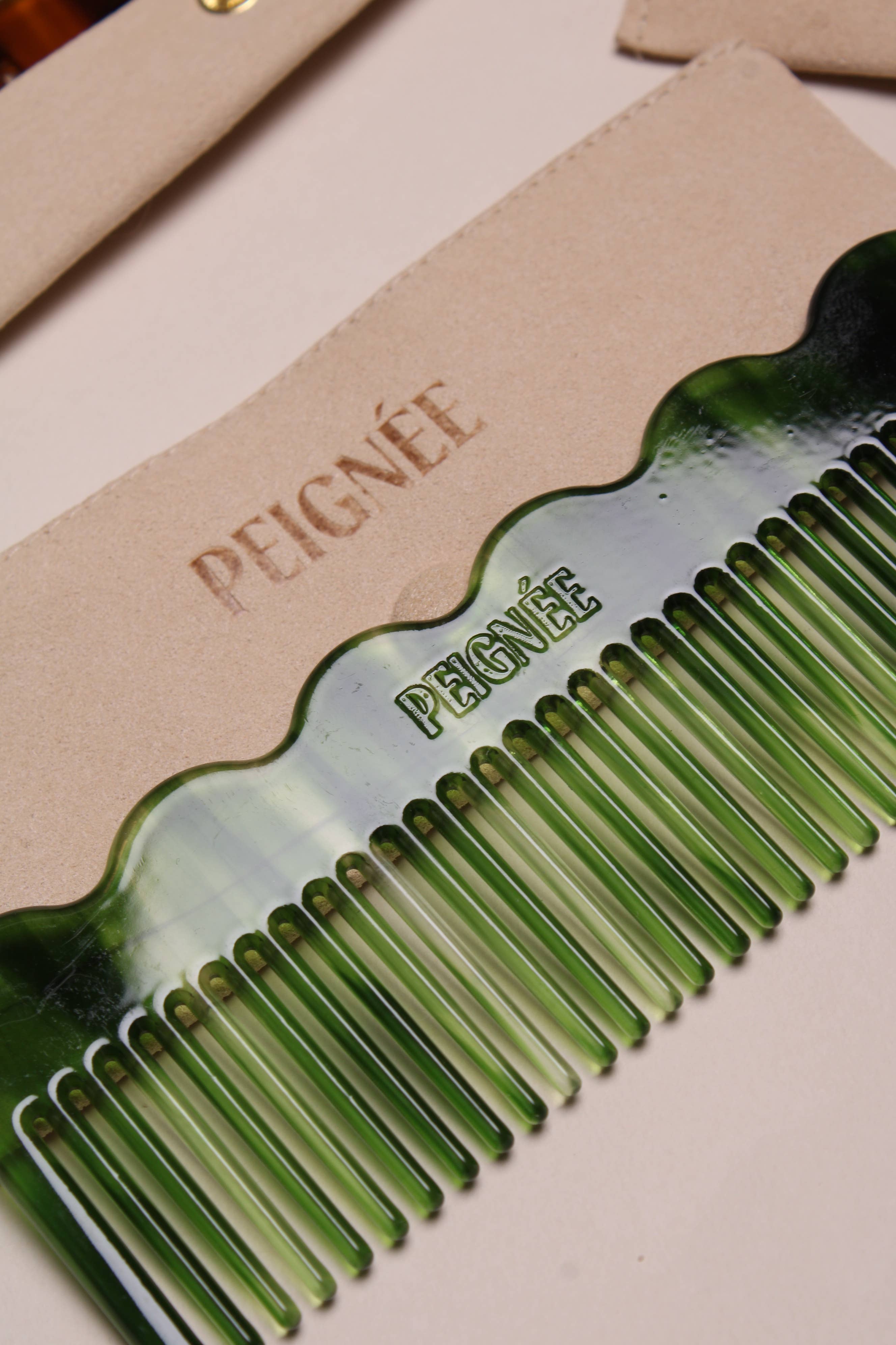 Emerald Signature Comb